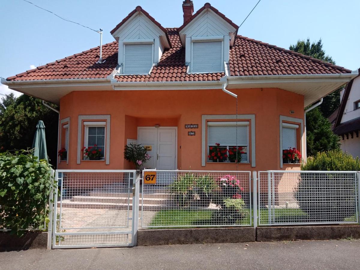 Marika Apartman Hajdúszoboszló Exteriör bild