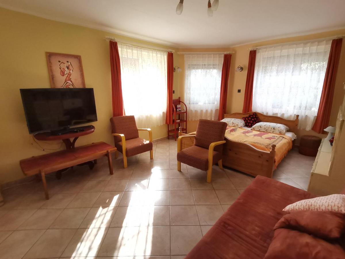 Marika Apartman Hajdúszoboszló Exteriör bild