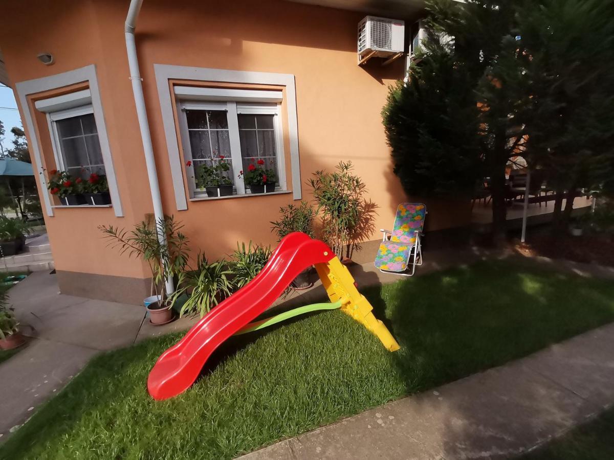 Marika Apartman Hajdúszoboszló Exteriör bild