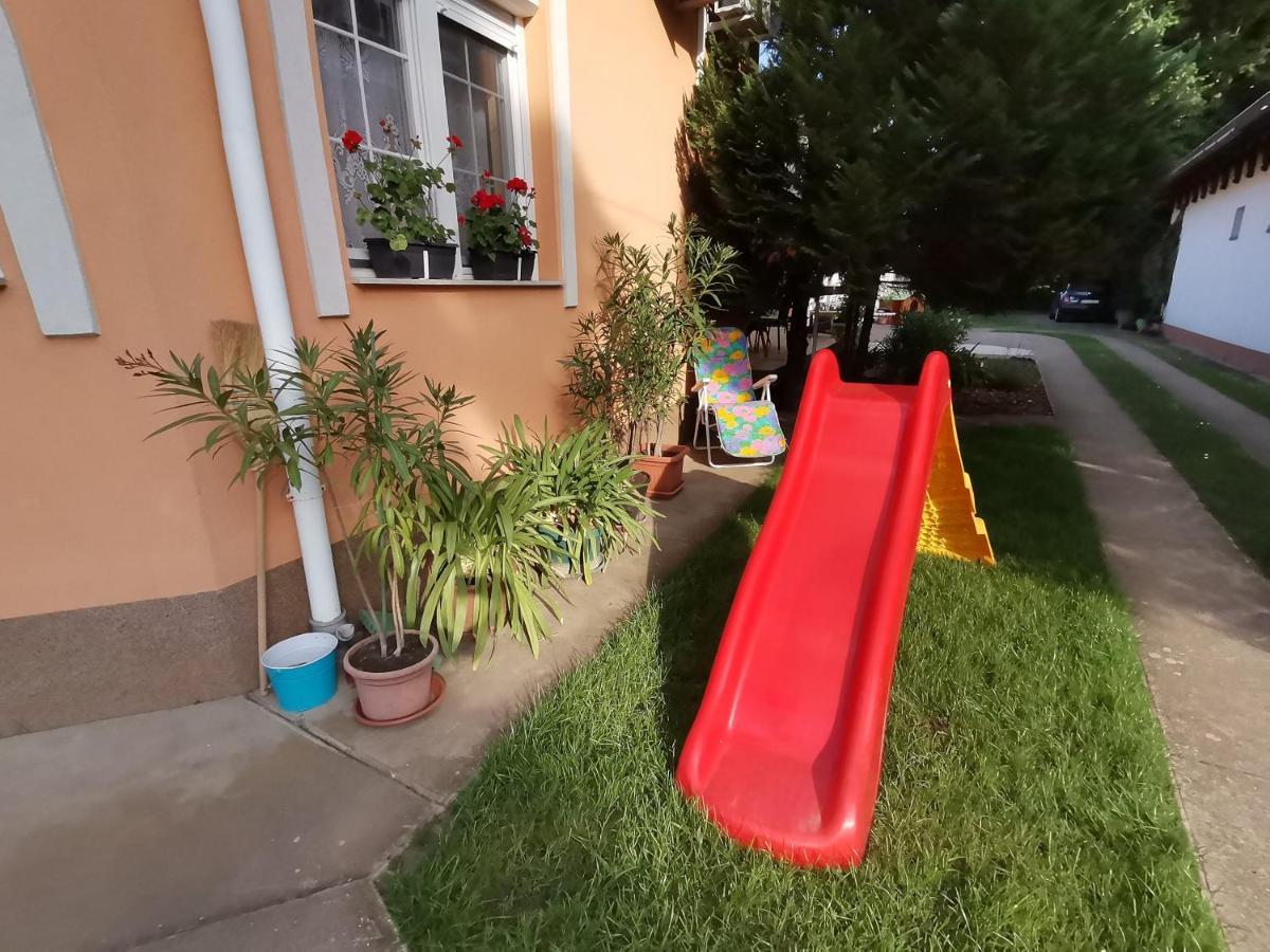 Marika Apartman Hajdúszoboszló Exteriör bild