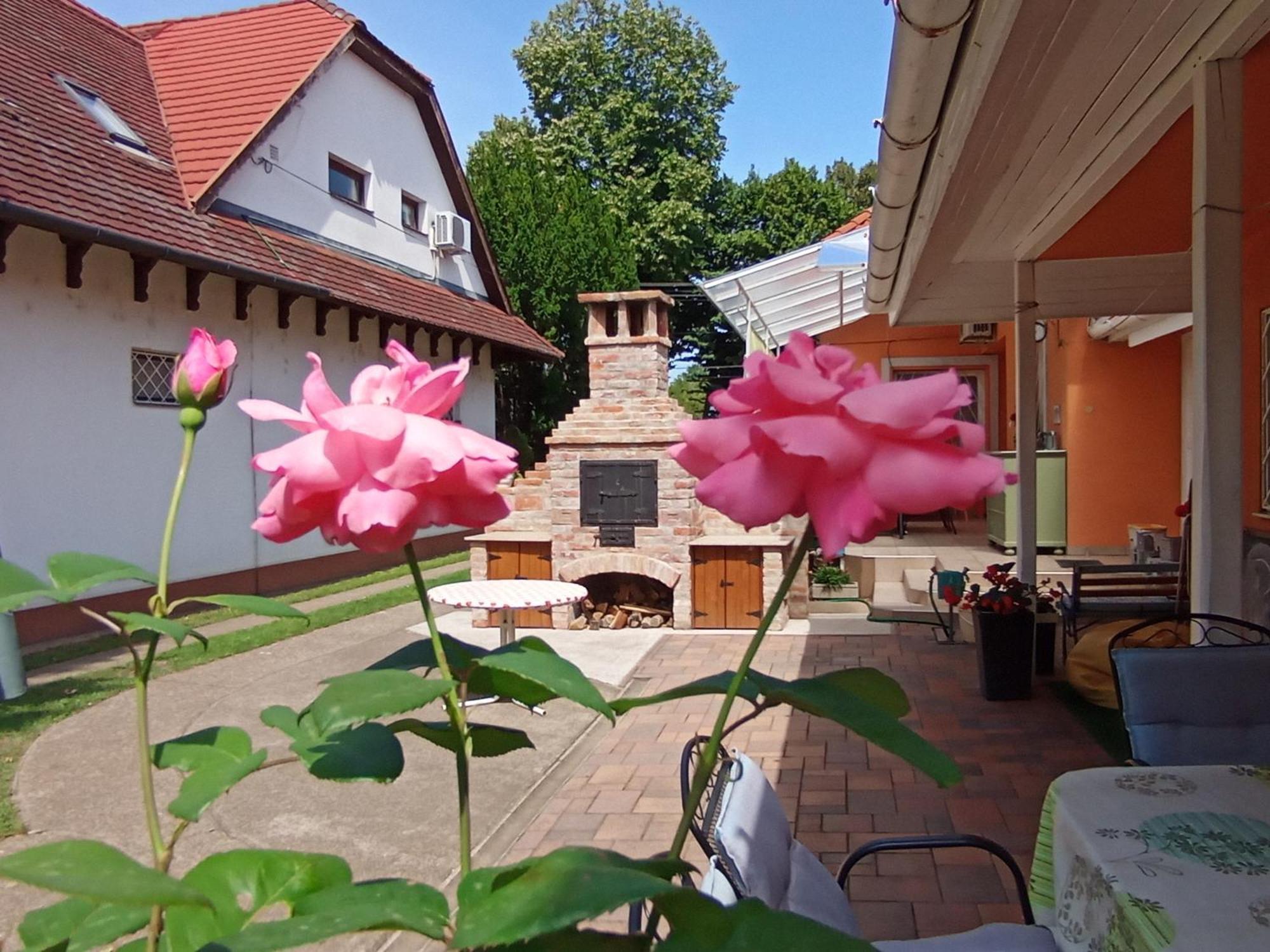 Marika Apartman Hajdúszoboszló Exteriör bild